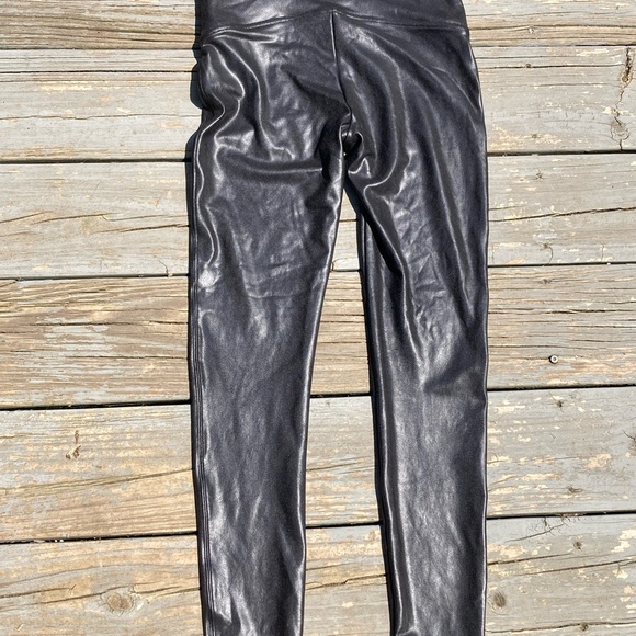 SPANX Faux Leather Leggings | Size Large | High-Waisted Shaping | Black - Picture 4 of 9